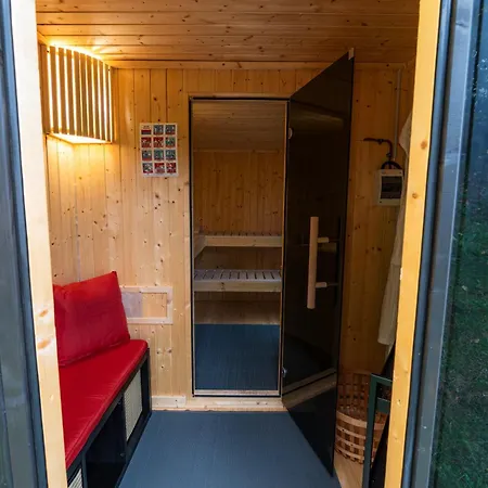 Holiday home Taunus Tinyhouse - Sauna, Grillplatz & Naturidylle